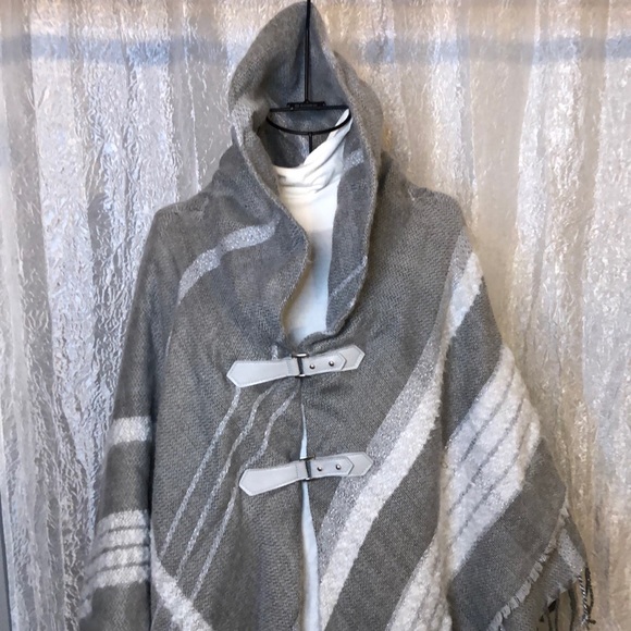 MIXIT wool-feel poncho - Picture 1 of 11